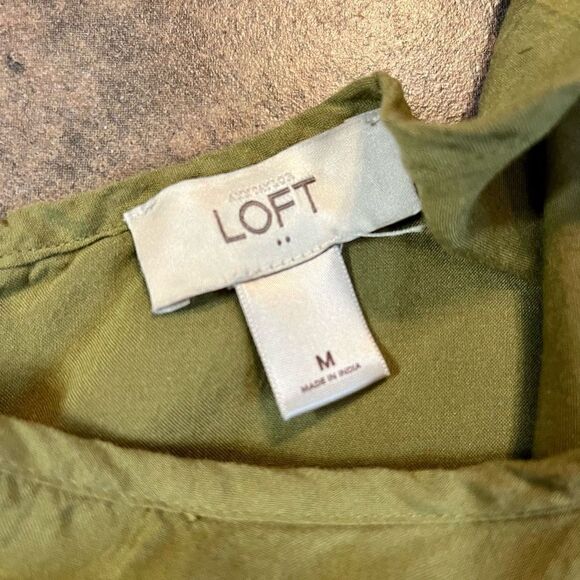 Ann Taylor LOFT Army Green Babydoll Pleated Blouse Medium - Picture 8 of 11